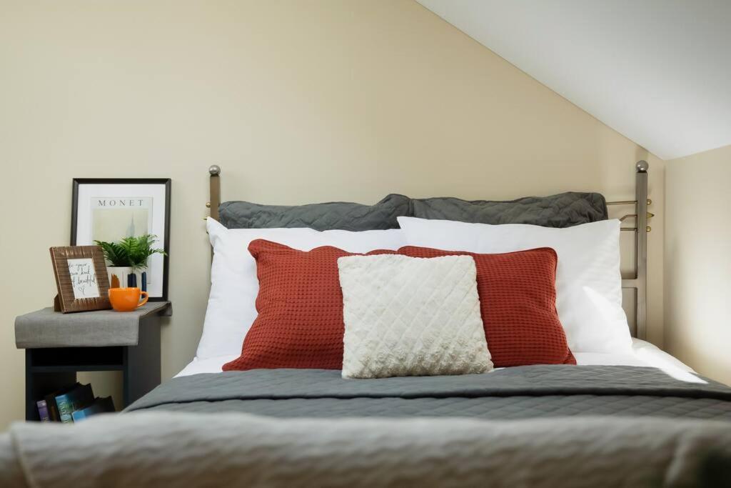 Old Town Apartment *
